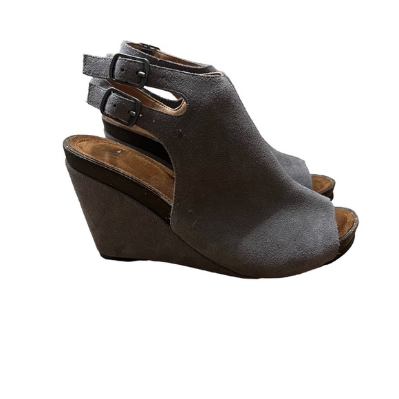 MARK JENKINS Suede Wedge Sandals in Platinum Gray Size 8 — Worn 1X - Picture 1 of 7